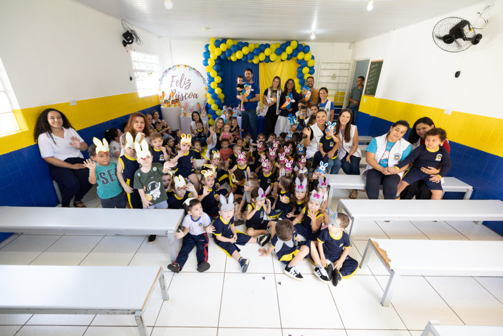 2026-04-02_entrega_bombons_ovos_chocolate_240