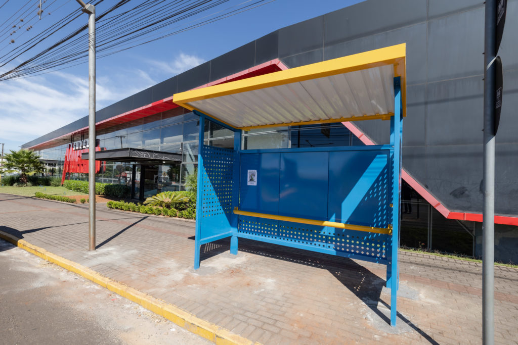 2026-04-22_ponto-de-onibus_001