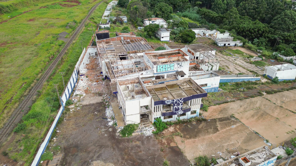 2026-05-19_frigorifico_abandonado_006