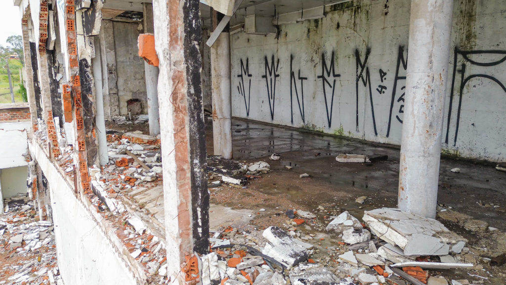 2026-05-19_frigorifico_abandonado_012
