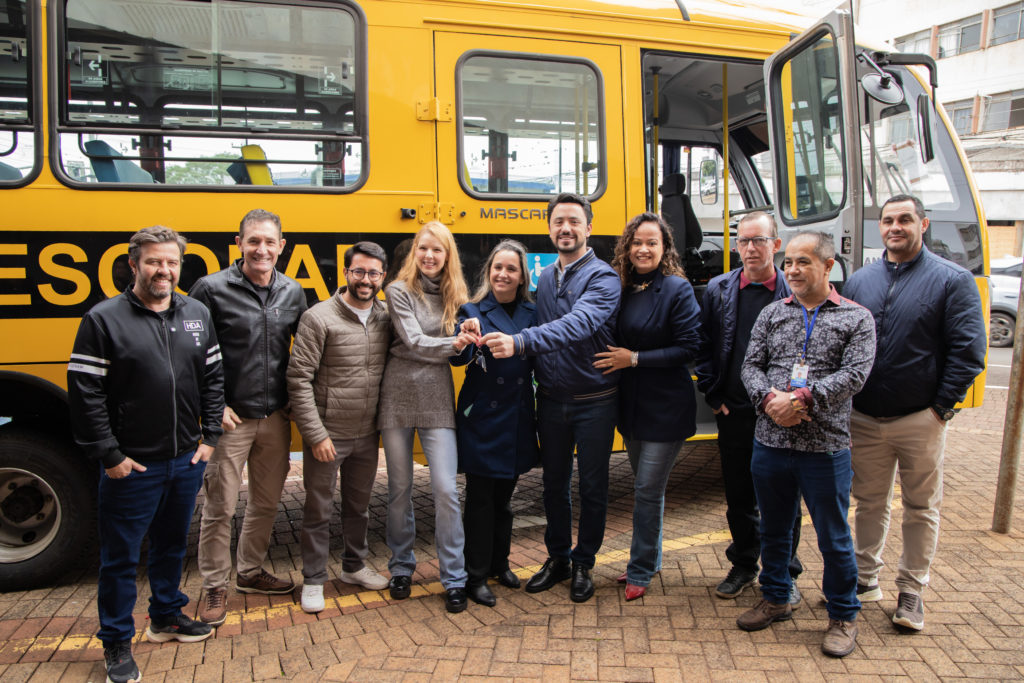 21-05-2026_entrega_onibus01-28