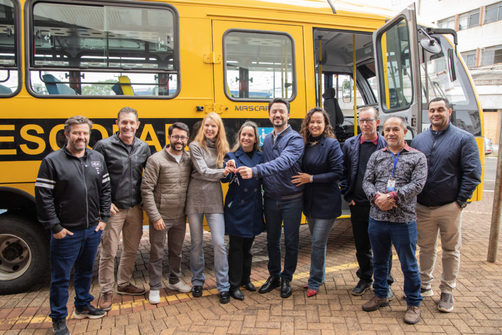 21-05-2026_entrega_onibus01-31