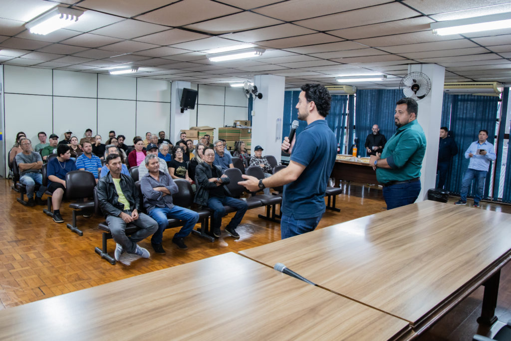 25-05-2026_reuniao_feirantes01-16
