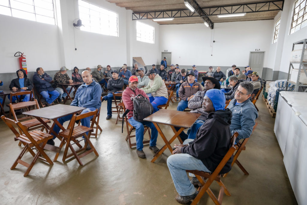 2026-06-16_palestra_patio-de-maquinas_001