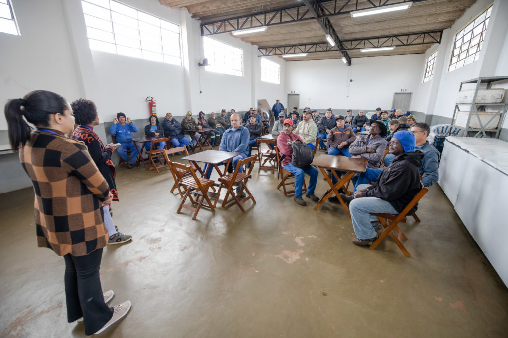 2026-06-16_palestra_patio-de-maquinas_002