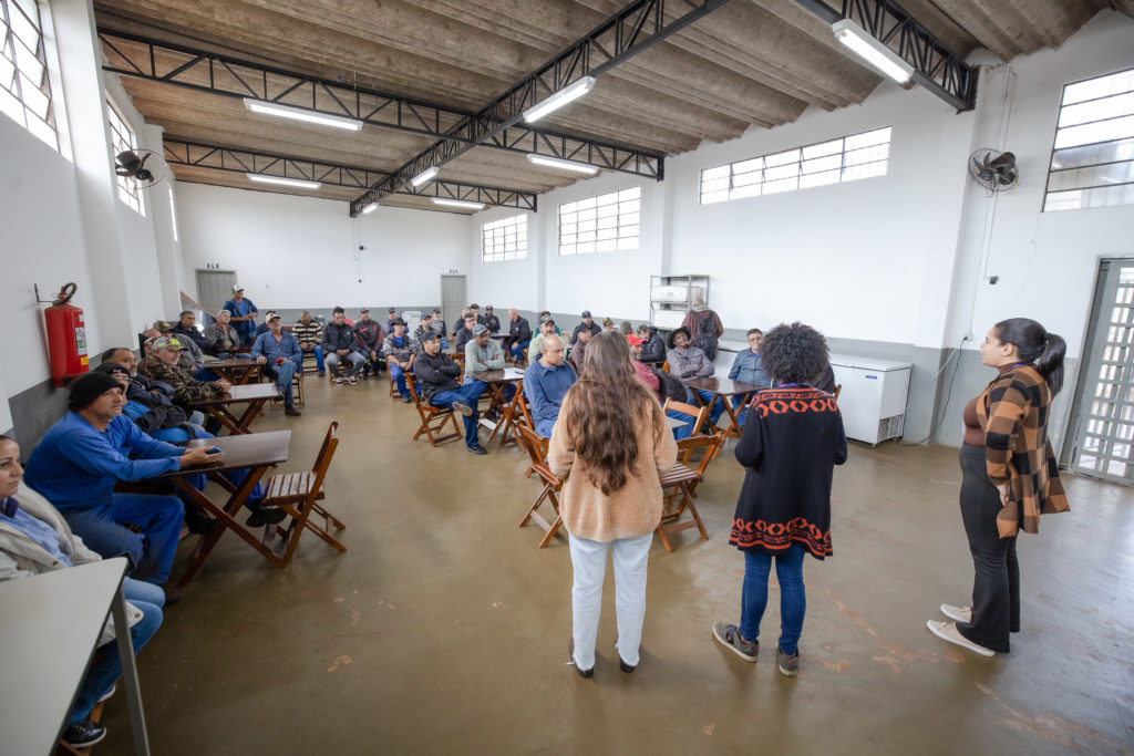 2026-06-16_palestra_patio-de-maquinas_003