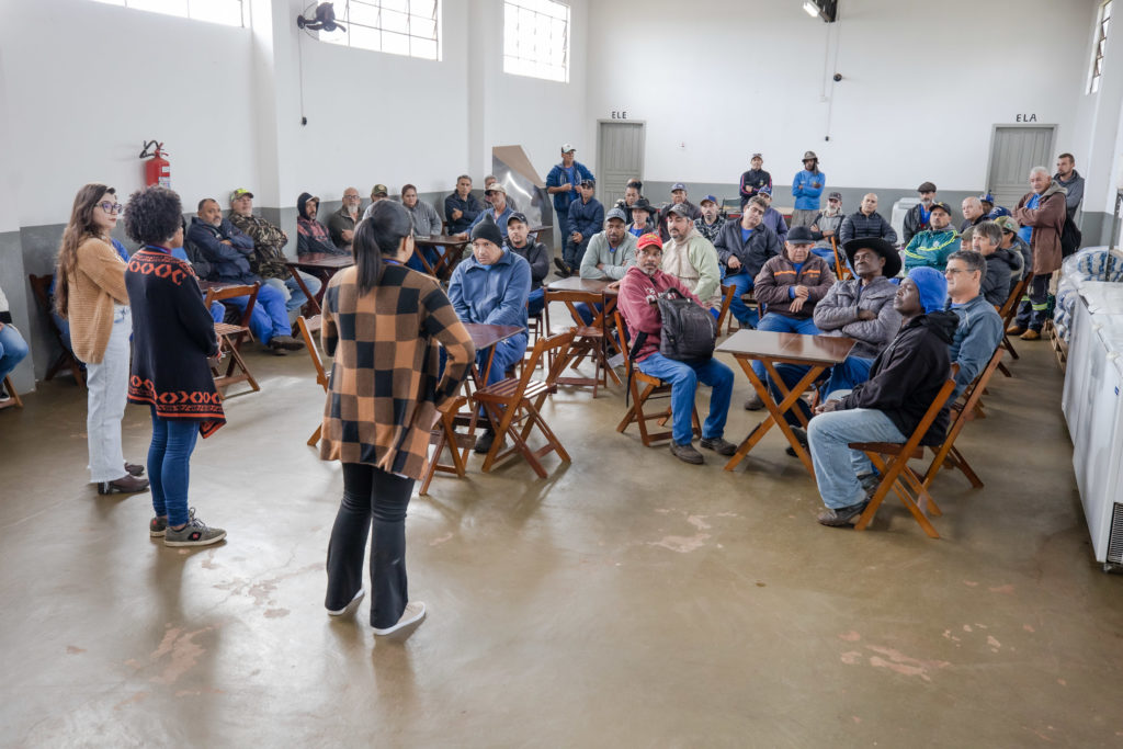2026-06-16_palestra_patio-de-maquinas_008
