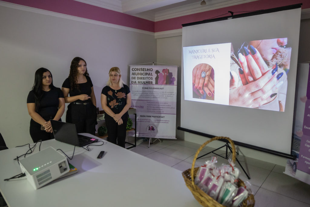 10-07-2026_cursos_secretaria_mulher01-39