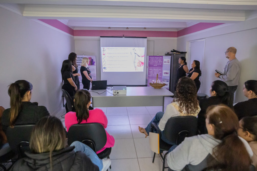 10-07-2026_cursos_secretaria_mulher01-41