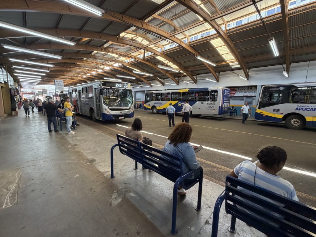 10-8-2026_retirada_das_grades_terminal_urbano_2_