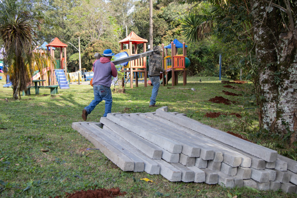 12-08-2026-cercas_parques_tematicos01-7