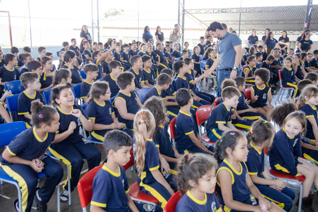 2026-08-17_assinatura_de_reforma_escola_Idalice_001