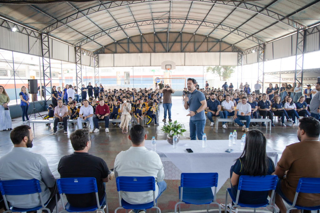 2026-08-17_assinatura_de_reforma_escola_Idalice_011