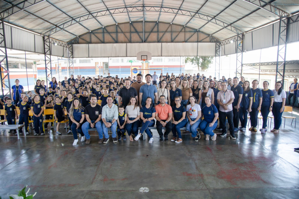 2026-08-17_assinatura_de_reforma_escola_Idalice_015