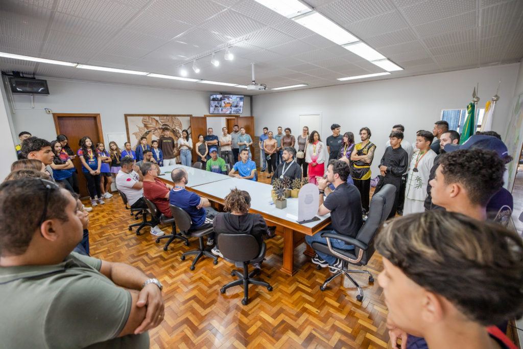 2026-08-20_atletas_gabinete_003