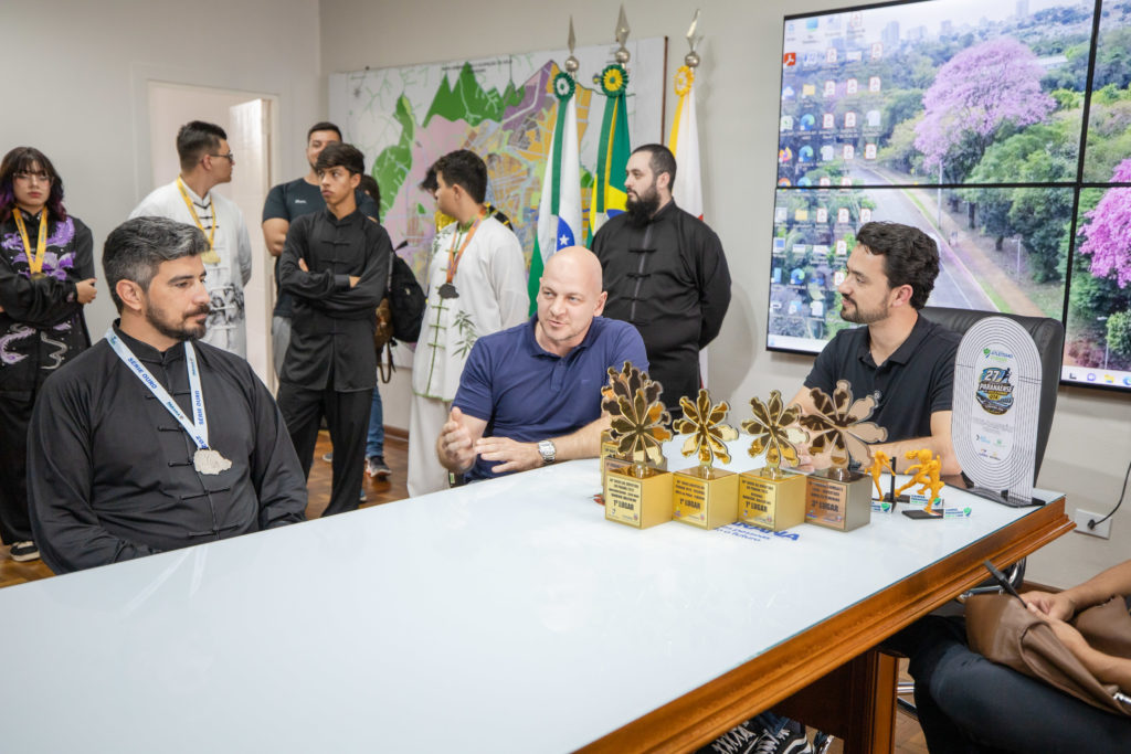 2026-08-20_atletas_gabinete_012