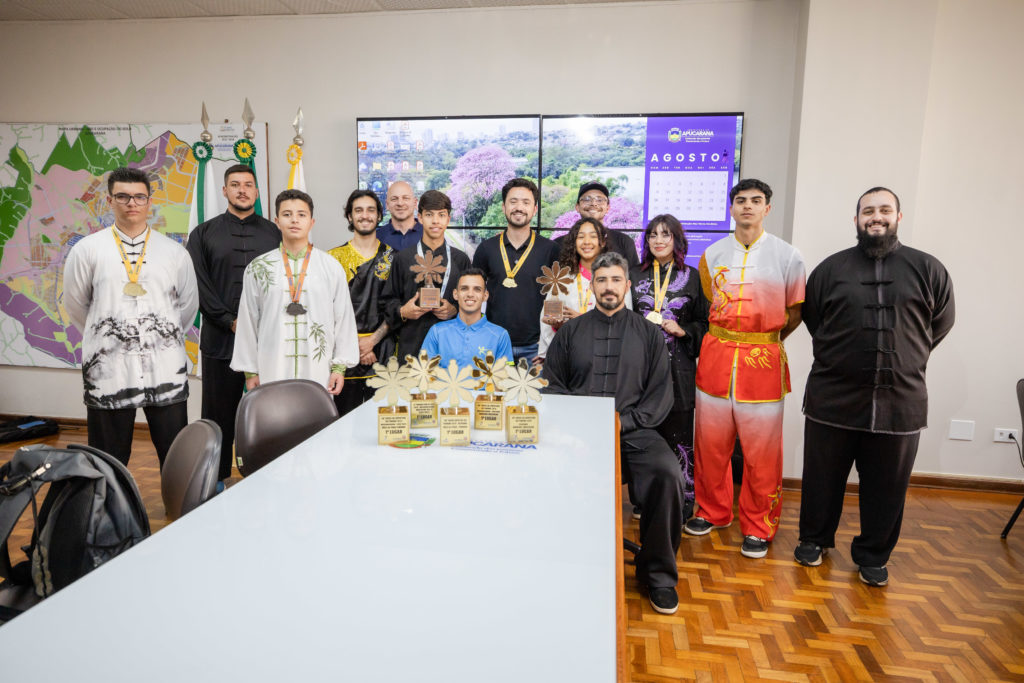 2026-08-20_atletas_gabinete_021