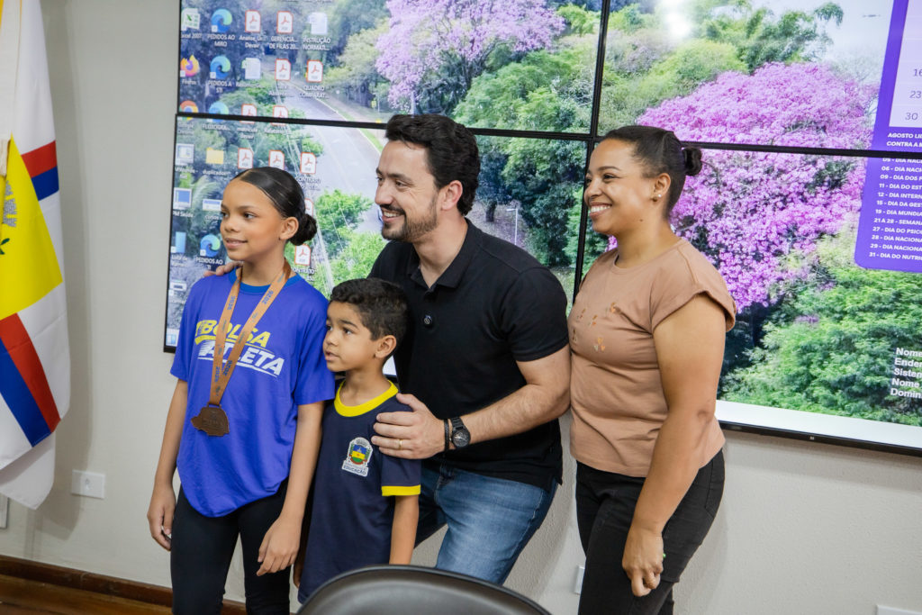2026-08-20_atletas_gabinete_024