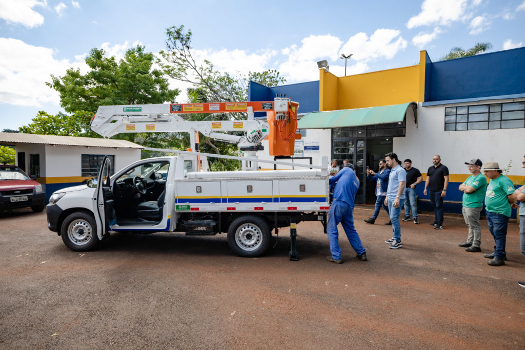 2026-09-17_entrega_camioneta_hilux_002