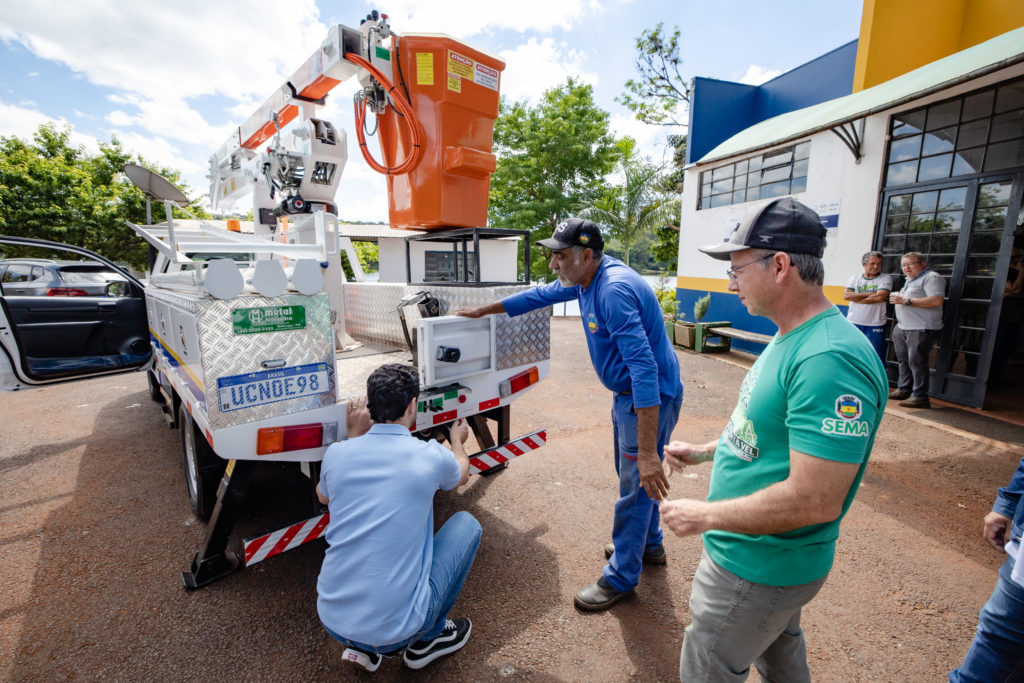 2026-09-17_entrega_camioneta_hilux_003