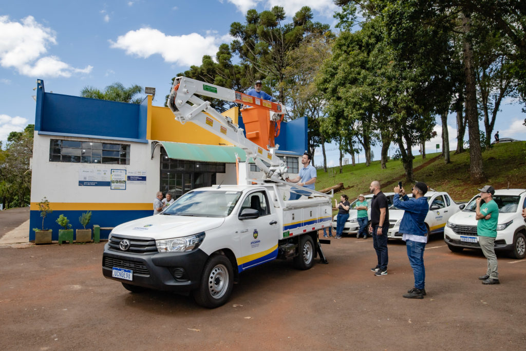 2026-09-17_entrega_camioneta_hilux_012