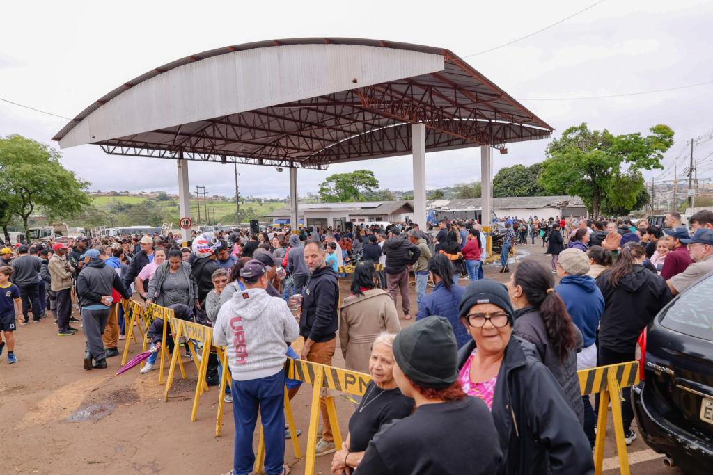 22-09-2026_fila_chuva_lona_telha_patio_005