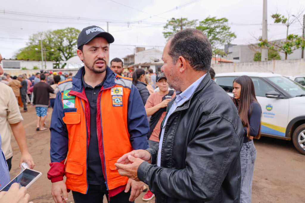 22-09-2026_fila_chuva_lona_telha_patio_007
