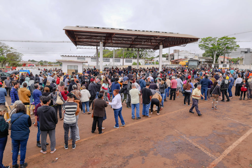 22-09-2026_fila_chuva_lona_telha_patio_012