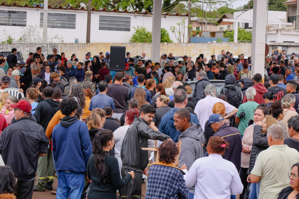 22-09-2026_fila_chuva_lona_telha_patio_013