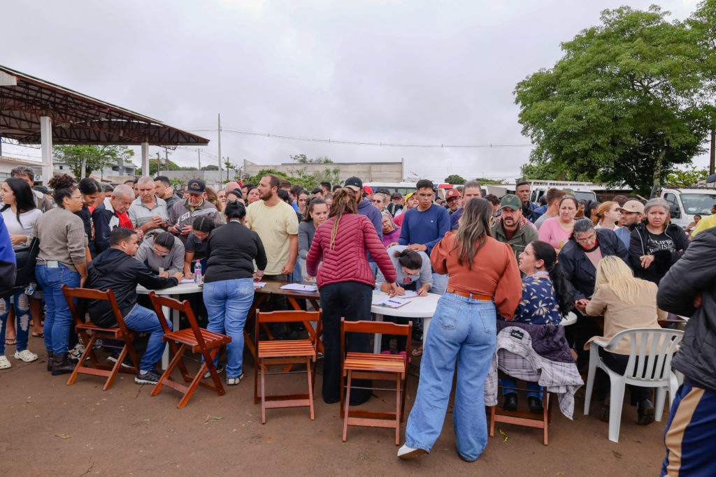 22-09-2026_fila_chuva_lona_telha_patio_026