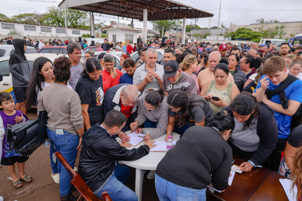 22-09-2026_fila_chuva_lona_telha_patio_027
