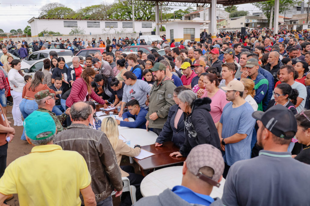 22-09-2026_fila_chuva_lona_telha_patio_030