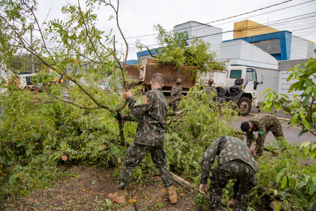 2026-10-02_limpeza_temporal_exercito_027