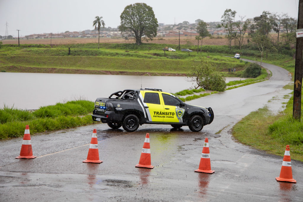 2026-10-14_represa_schimith_transbordando_cheia_007