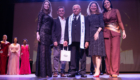 895