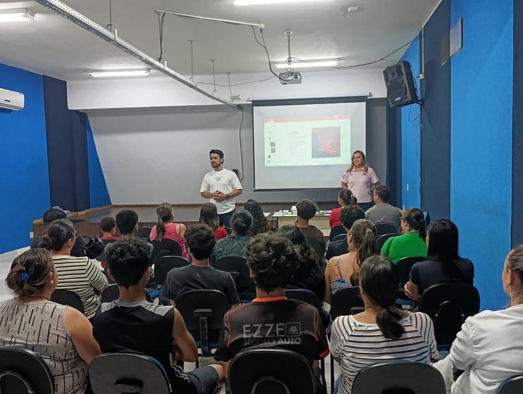 Palestra_Centro_Juventude_golpes_internet (1)