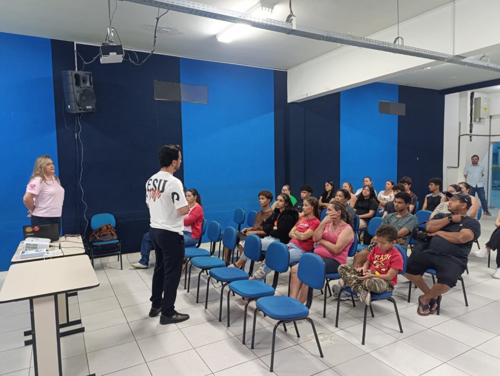 Palestra_Centro_Juventude_golpes_internet (12)