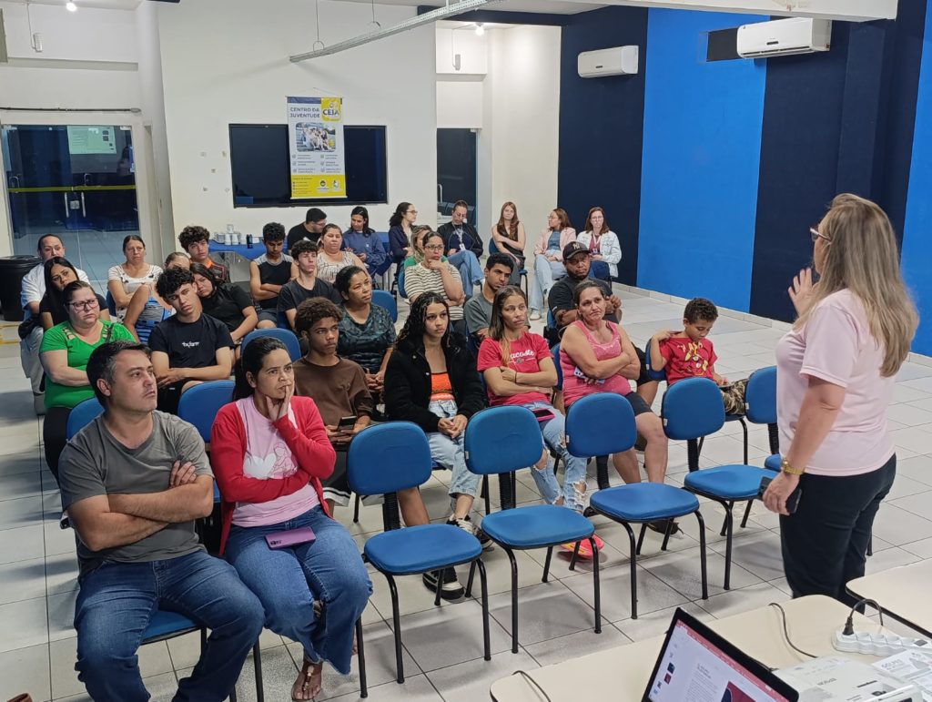 Palestra_Centro_Juventude_golpes_internet (5)