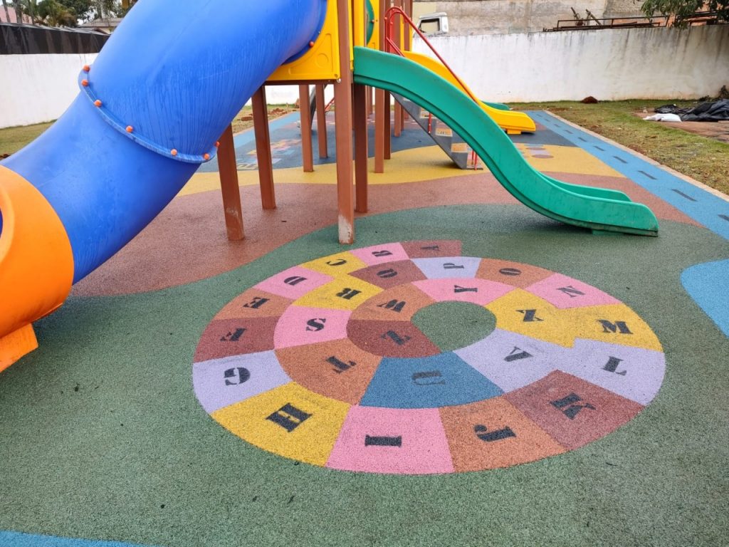 Autarquia De Educa o Instala Pisos Emborrachados Nos Parquinhos 