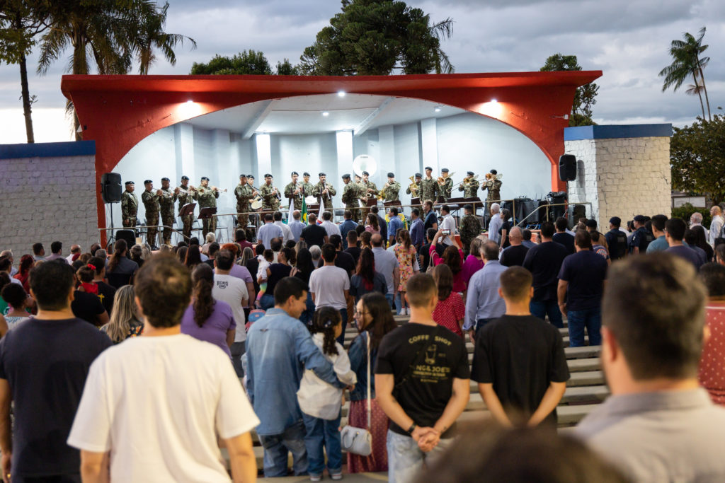 Inauguração praça 28 048