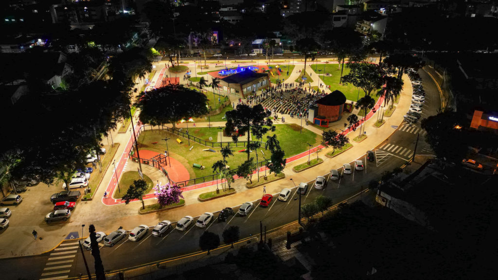 Inauguração praça 28 081