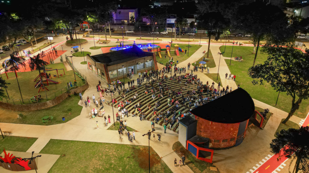 Inauguração praça 28 083