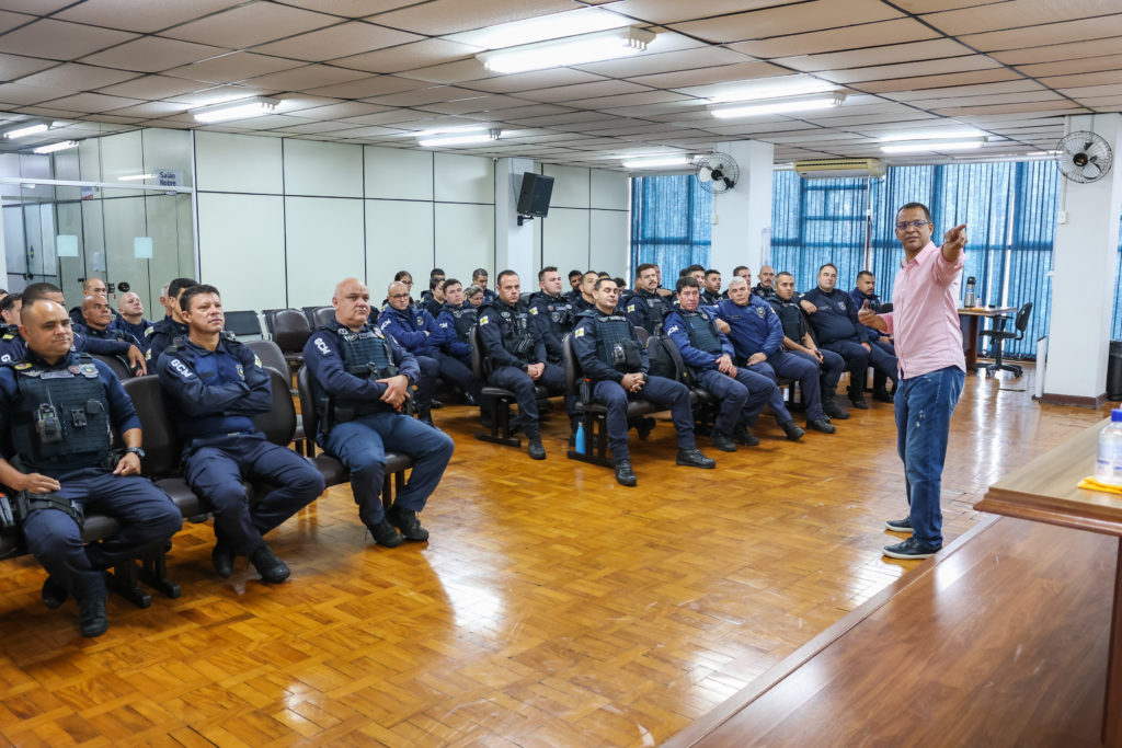 GCM treinamento salão nobre007