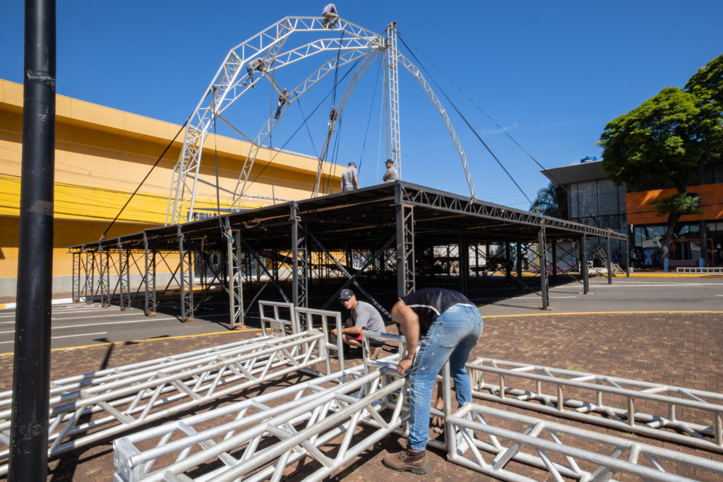 23-01-2026_montagem_palco_festa-22