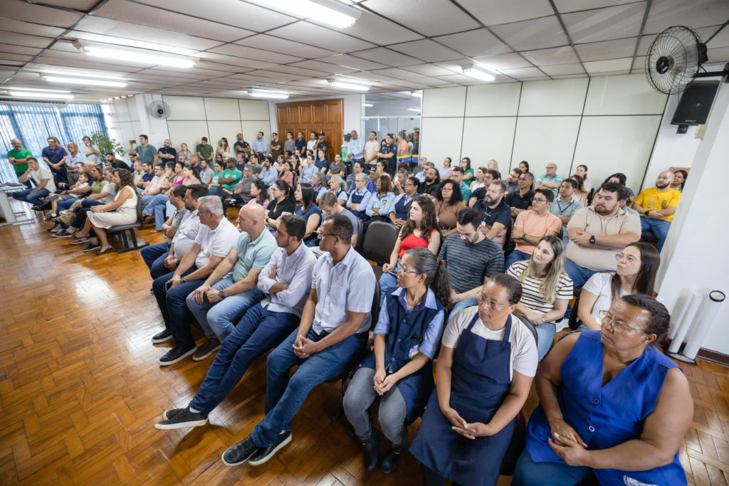 2026-02-18_troca_telhado_prefeitura005