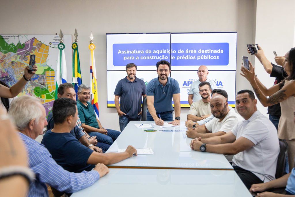 2026-02-19_assinatura_terreno_cazarin011