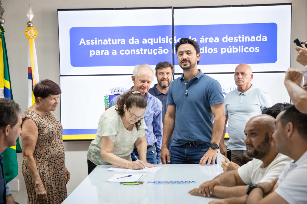 2026-02-19_assinatura_terreno_cazarin014