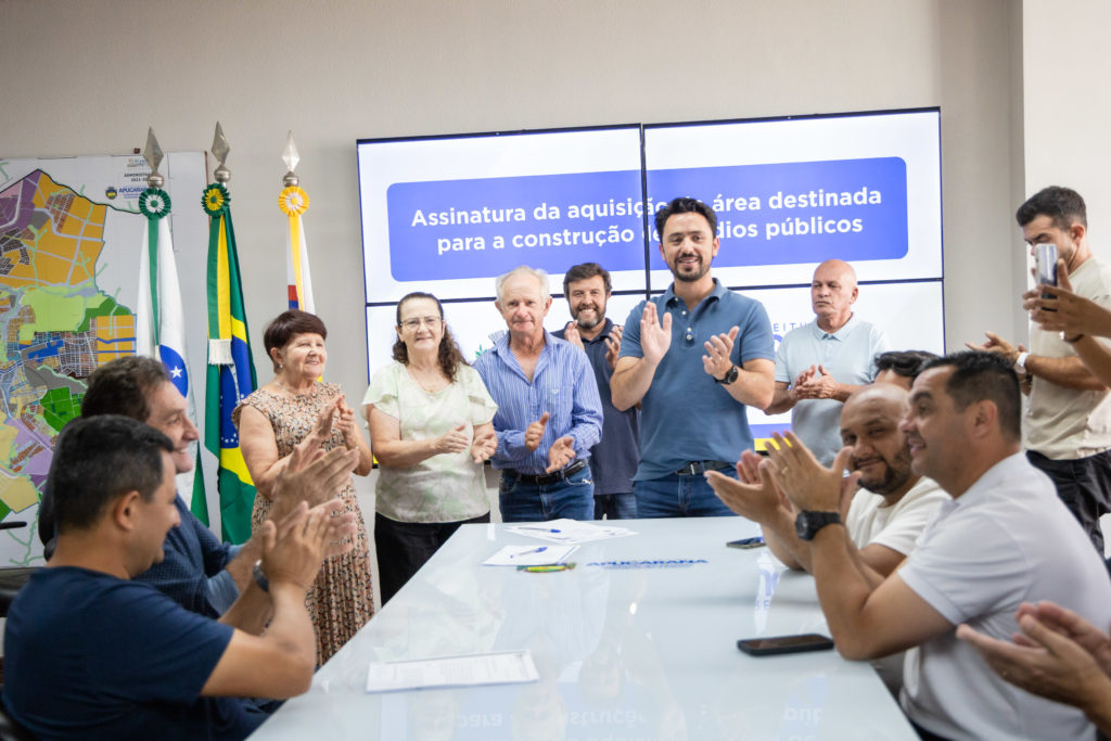 2026-02-19_assinatura_terreno_cazarin015