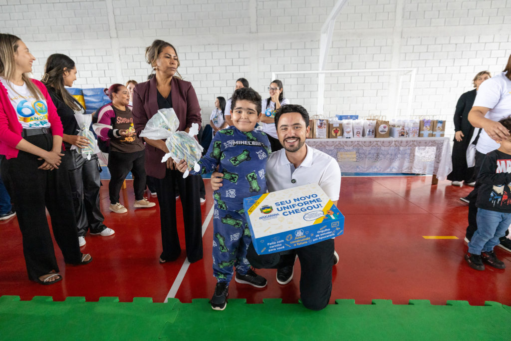 2026-04-01_Entrega_uniforne_ovos_bombons_apae-104