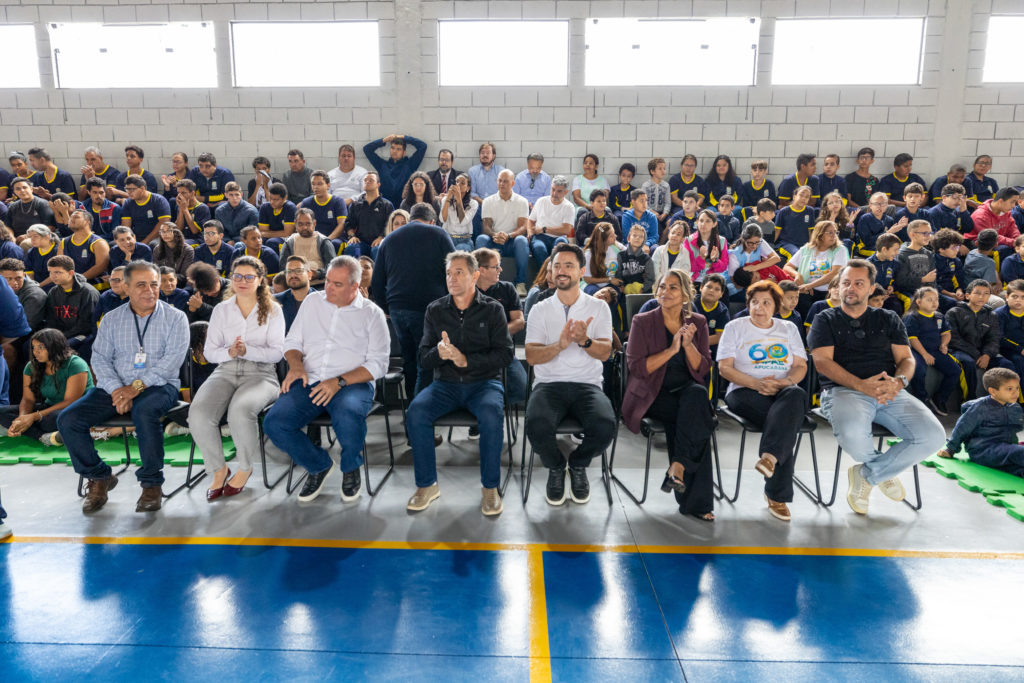 2026-04-01_Entrega_uniforne_ovos_bombons_apae-16